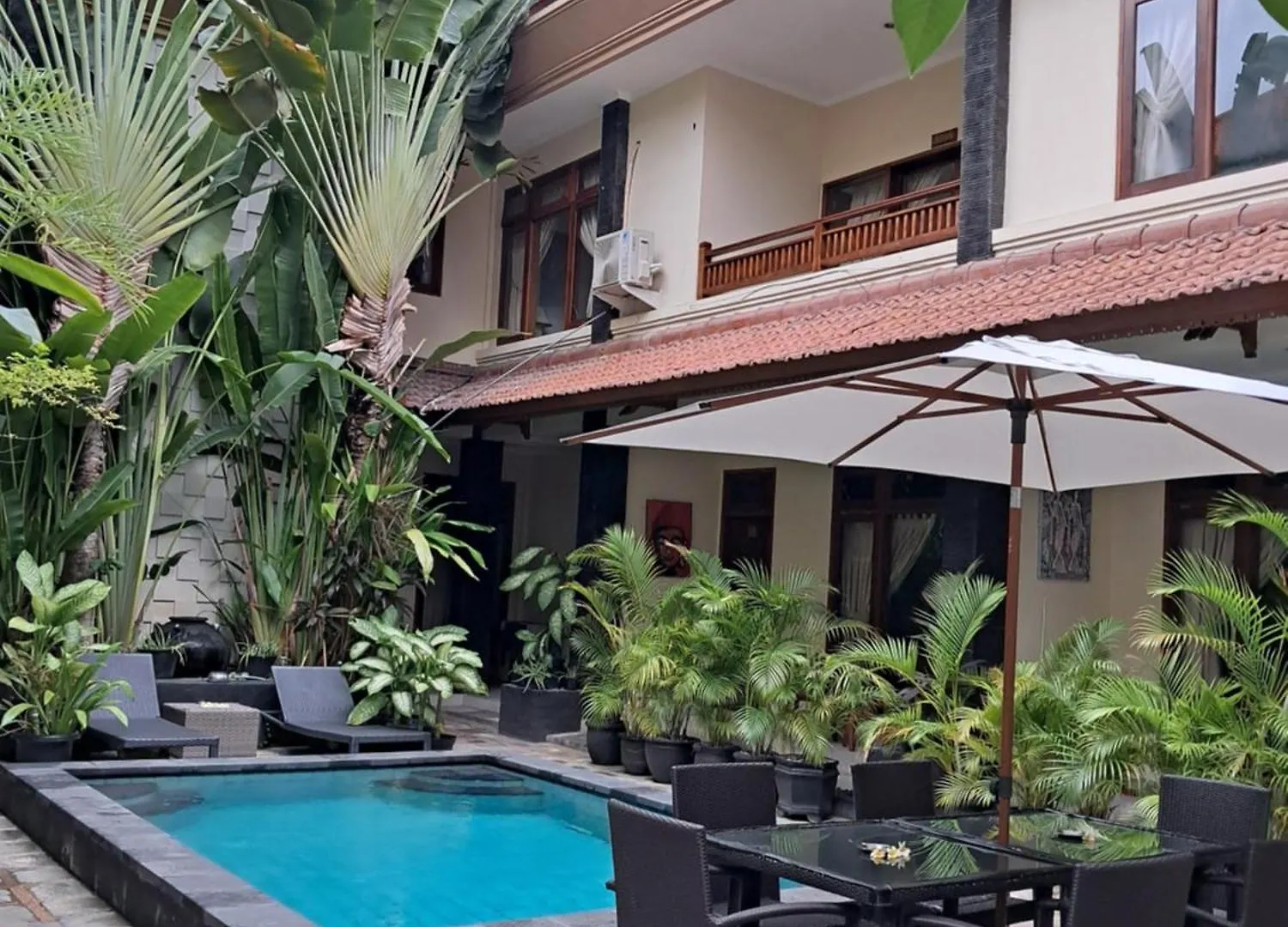 Surfaris Inn On Poppies 2 Apartment Legian