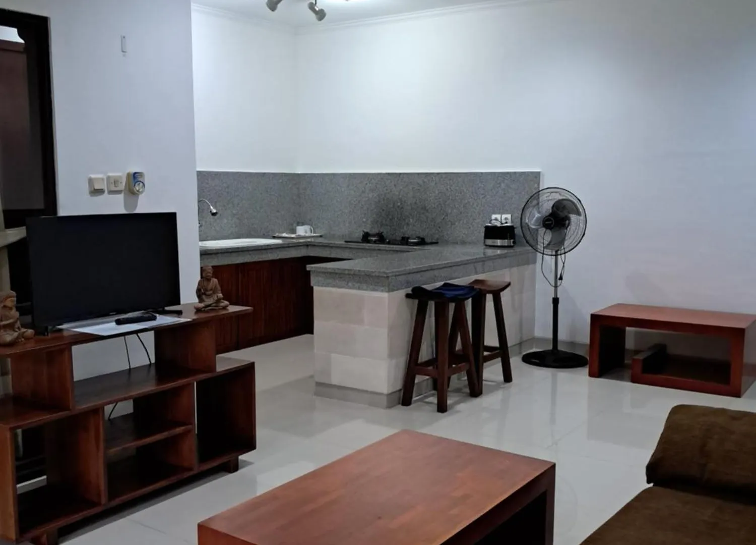 Surfaris Inn On Poppies 2 Apartment Legian