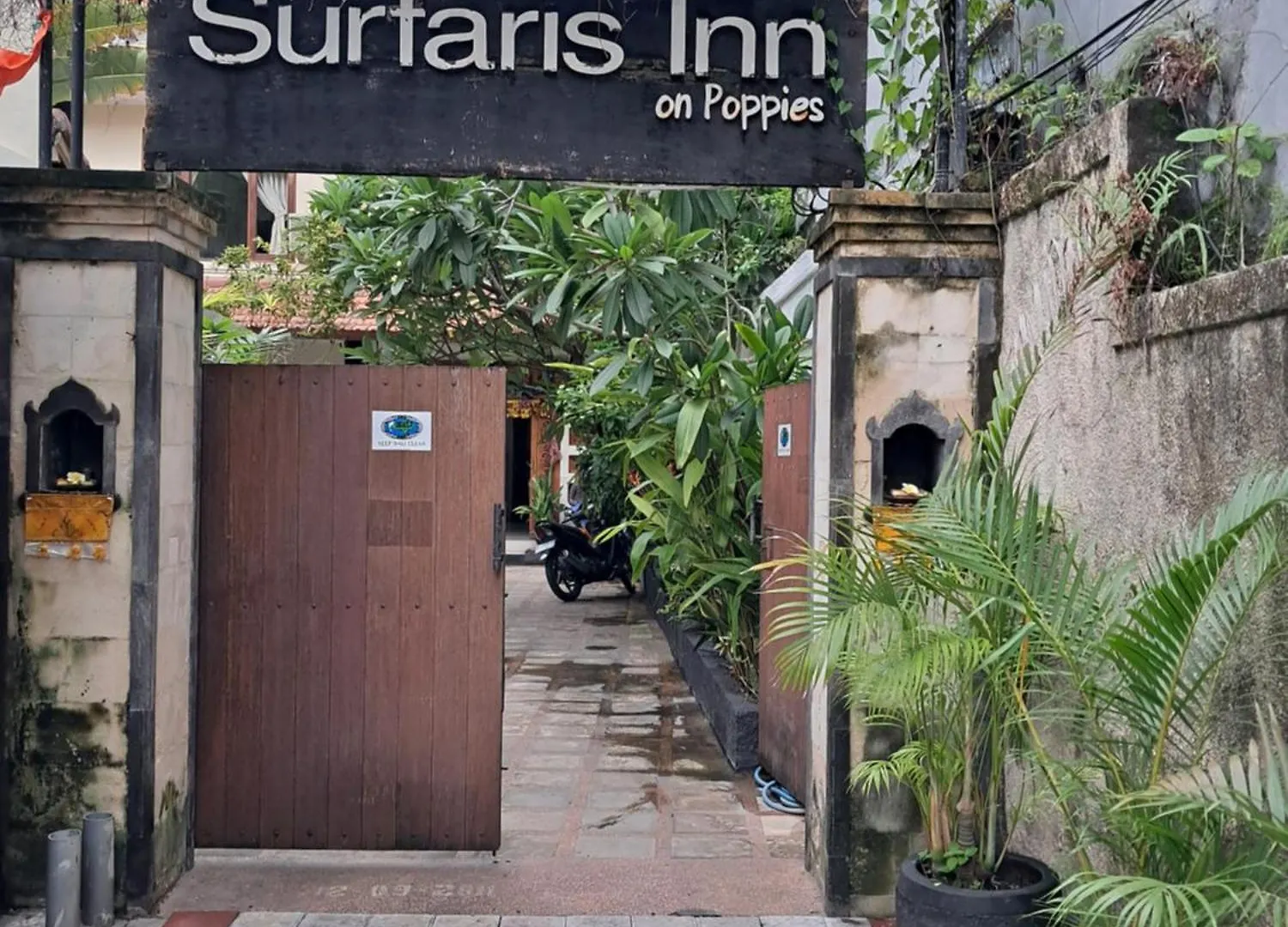 Surfaris Inn On Poppies 2 Apartment Legian  0*, Legian (Bali) Indonesia